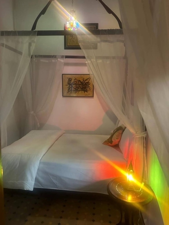 Imagen de la habitación del Hotel Riad Khadija Mille et une Nuit. Foto 4