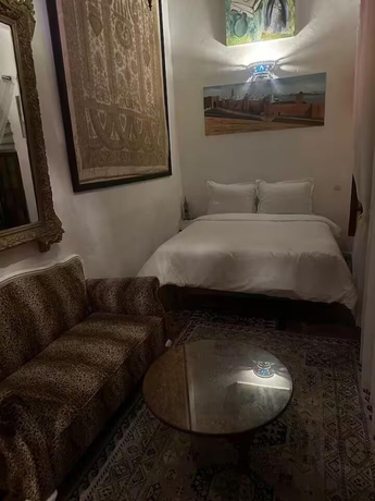 Imagen de la habitación del Hotel Riad Khadija Mille et une Nuit. Foto 12
