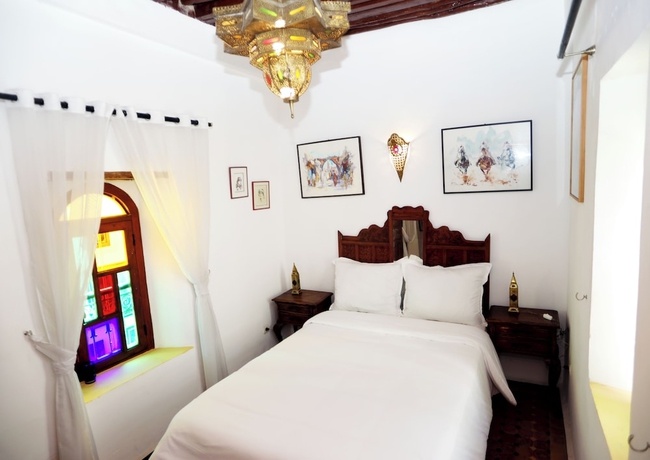 Imagen de la habitación del Hotel Riad Khadija Mille et une Nuit. Foto 15