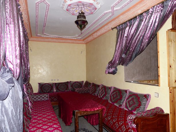 Imagen de la habitación del Hotel Riad Oussagou. Foto 8