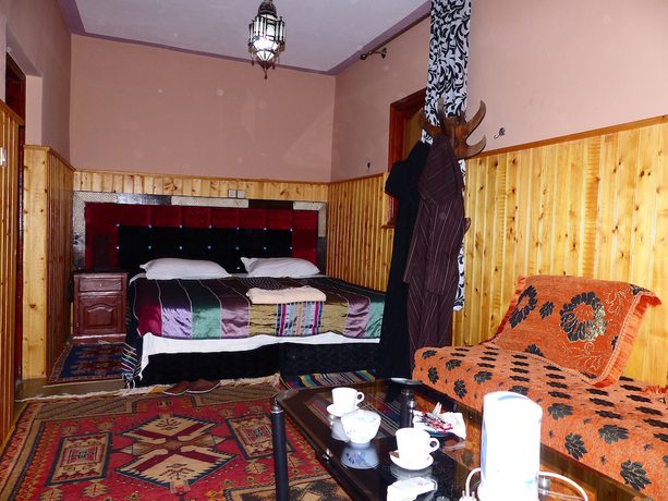 Imagen de la habitación del Hotel Riad Oussagou. Foto 12