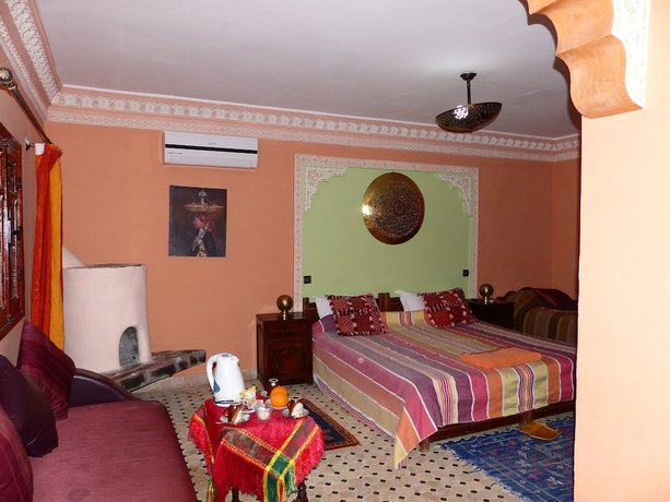 Imagen de la habitación del Hotel Riad Oussagou. Foto 13
