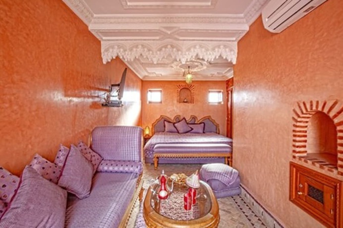 Imagen de la habitación del Hotel Riad dar Essalam. Foto 17