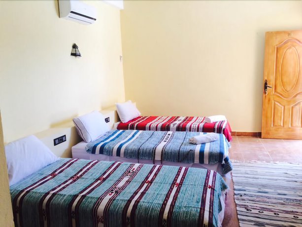 Imagen de la habitación del Hotel Riad les Flamants Roses, Hassilabied. Foto 10