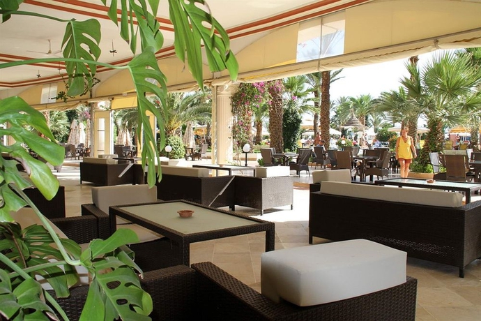 Imagen de los interiores del Hotel Riadh Palms Resort and Spa. Foto 9