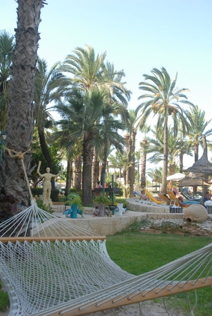 Imagen de los exteriores del Hotel Riadh Palms Resort and Spa. Foto 8