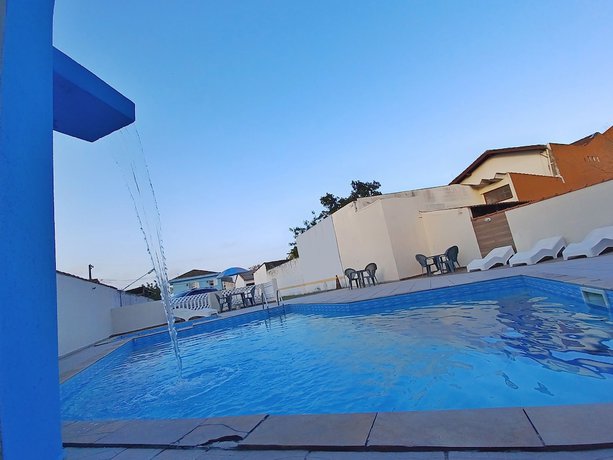 Imagen de la piscina del Hotel Rial. Foto 17