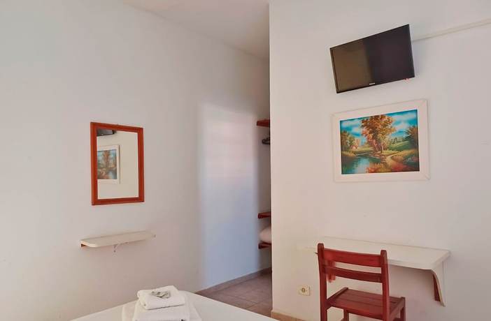 Imagen de la habitación del Hotel Rial. Foto 8