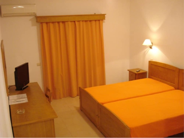 Imagen de la habitación del Hotel Rialgarve. Foto 13