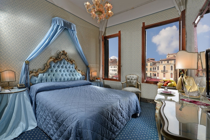 Imagen de la habitación del Hotel Rialto, Venecia. Foto 4