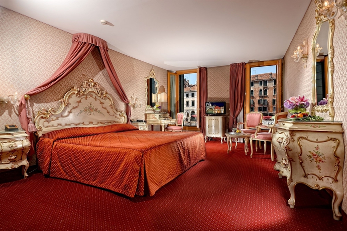 Imagen de la habitación del Hotel Rialto, Venecia. Foto 8