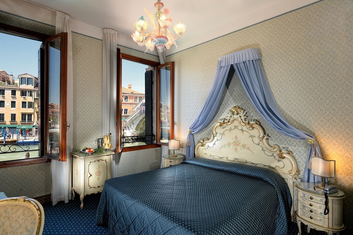 Imagen de la habitación del Hotel Rialto, Venecia. Foto 13