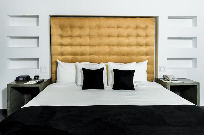 Imagen de la habitación del Hotel Riande Aeropuerto and Casino. Foto 2