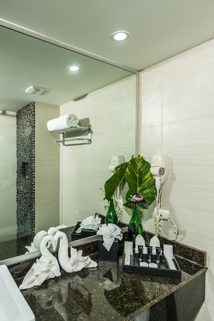 Imagen de la habitación del Hotel Riande Aeropuerto and Casino. Foto 12