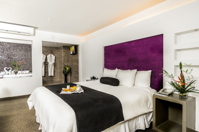 Imagen de la habitación del Hotel Riande Aeropuerto and Casino. Foto 17