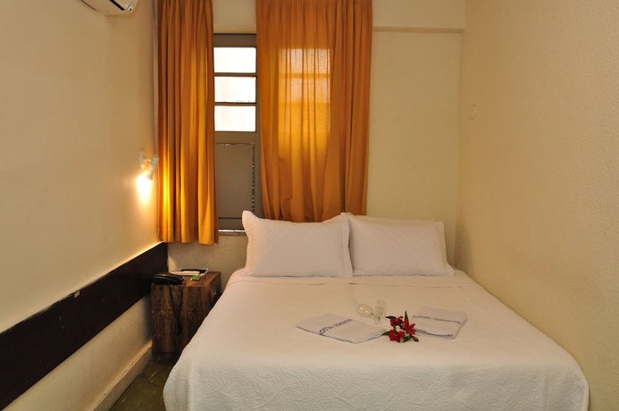 Imagen de la habitación del Hotel Riazor, Aeropuerto Santos Dumont. Foto 9