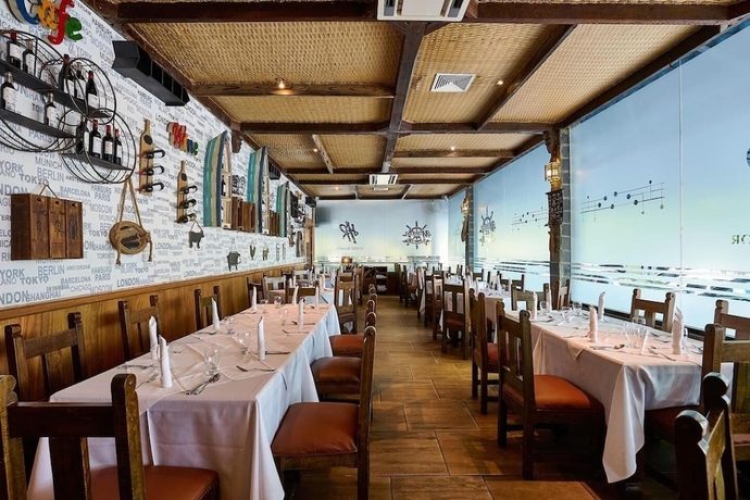 Imagen del bar/restaurante del Hotel Riazor, Zona Colonial. Foto 2