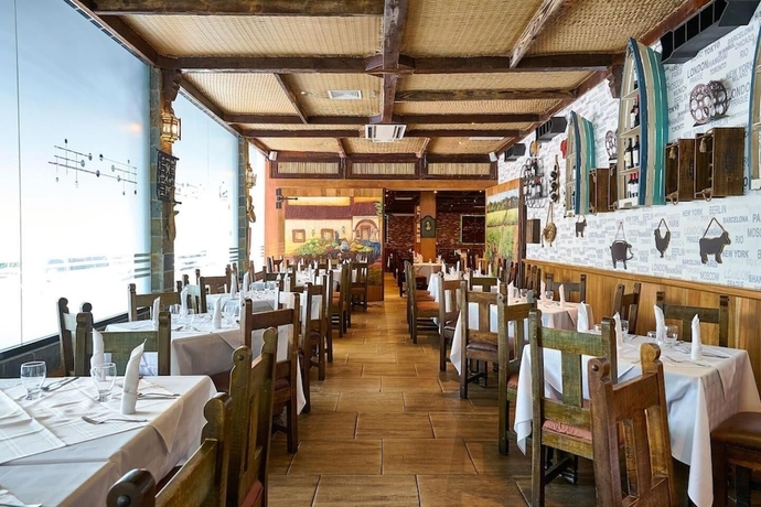 Imagen del bar/restaurante del Hotel Riazor, Zona Colonial. Foto 3