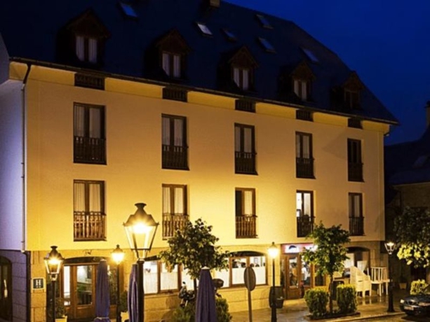 Imagen general del Hotel Ribaeta. Foto 4