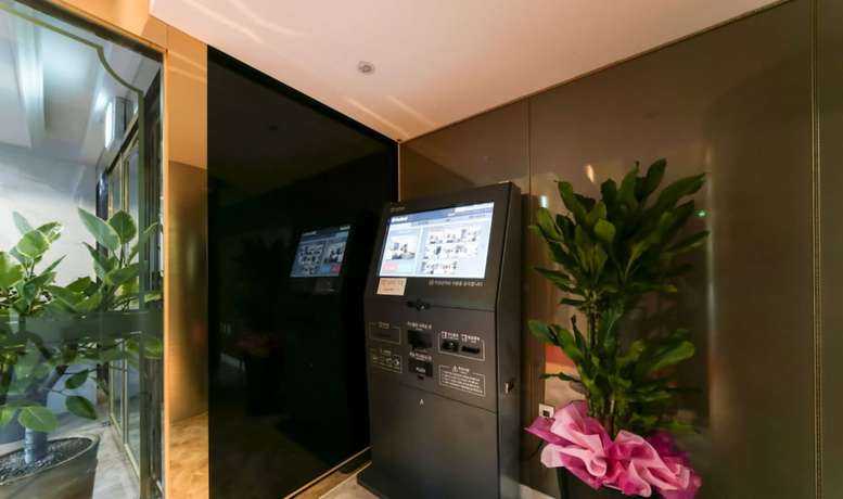 Imagen de los interiores del Hotel Ribe. Foto 18