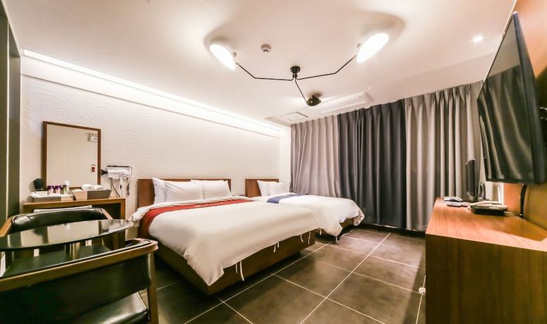 Imagen de la habitación del Hotel Ribe. Foto 5