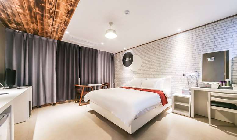Imagen de la habitación del Hotel Ribe. Foto 8