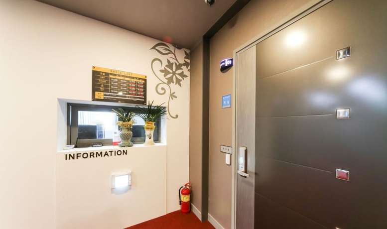 Imagen de los interiores del Hotel Ribe. Foto 20