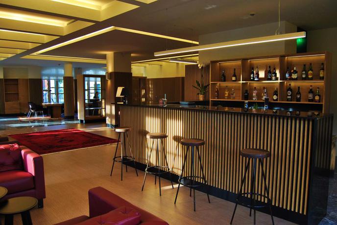 Imagen del bar/restaurante del Hotel Ribeira Collection Hotel By Piamonte Hotels. Foto 5