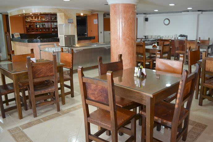 Imagen del bar/restaurante del Hotel Ribera Del Rio Av 2n. Foto 5