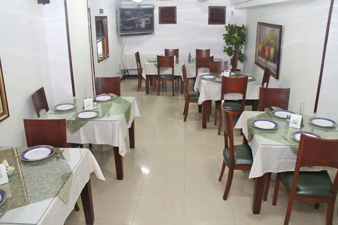 Imagen del bar/restaurante del Hotel Ribera Del Rio Av 6N. Foto 3