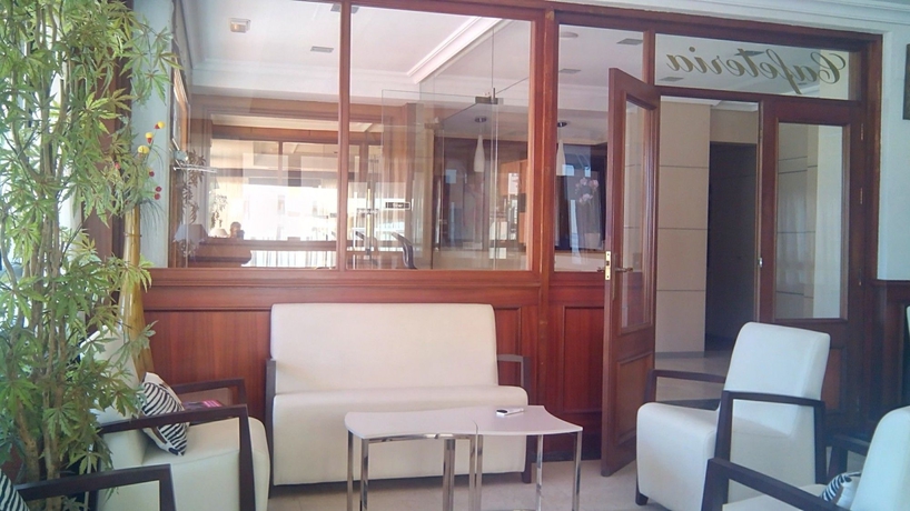 Imagen de los interiores del Hotel Ribera, SANTIAGO DE LA RIBERA. Foto 9