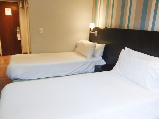 Imagen de la habitación del Hotel Ribera Sur. Foto 11