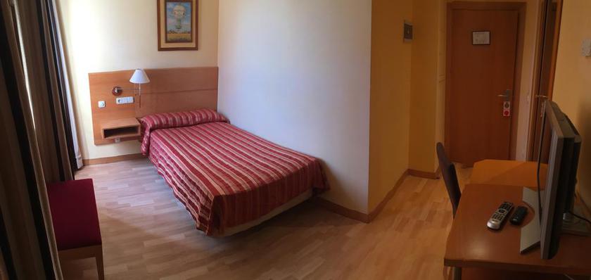 Imagen de la habitación del Hotel Ribera del Duero. Foto 7