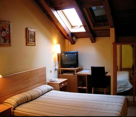 Imagen de la habitación del Hotel Ribera del Duero. Foto 10
