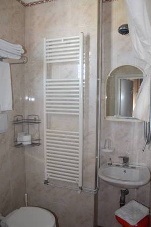 Imagen de la habitación del Hotel Ribot. Foto 6