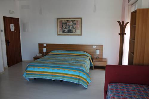 Imagen de la habitación del Hotel Ribot. Foto 9