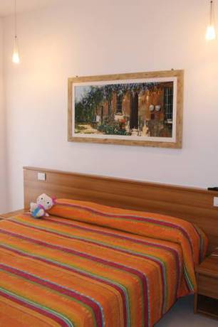 Imagen de la habitación del Hotel Ribot. Foto 10