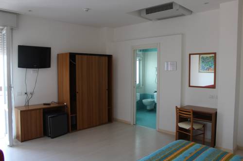 Imagen de la habitación del Hotel Ribot. Foto 11