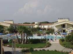 Imagen general del Hotel Ribot - Holiday Village Alabirdi. Foto 2