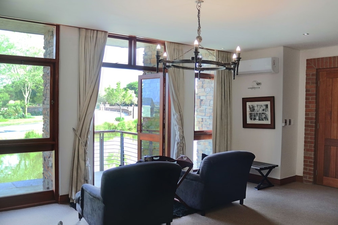 Imagen de la habitación del Hotel Riboville. Foto 15