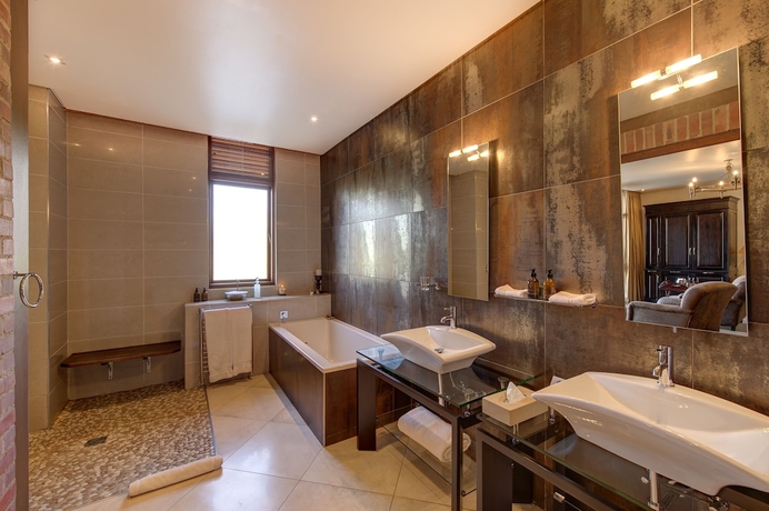 Imagen de la habitación del Hotel Riboville. Foto 18