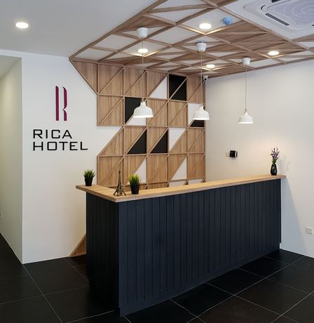 Imagen de los interiores del Hotel Rica Hotel. Foto 19