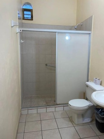 Imagen de la habitación del Hotel Ricardos Bungalows. Foto 14