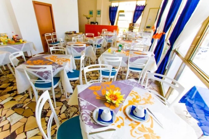 Imagen del bar/restaurante del Hotel Riccardi. Foto 5