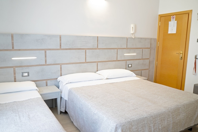 Imagen de la habitación del Hotel Ricci, Rimini. Foto 11
