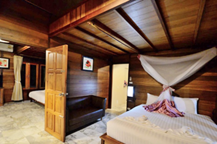 Imagen de la piscina del Hotel Rice Farm Villa Suratthani. Foto 16