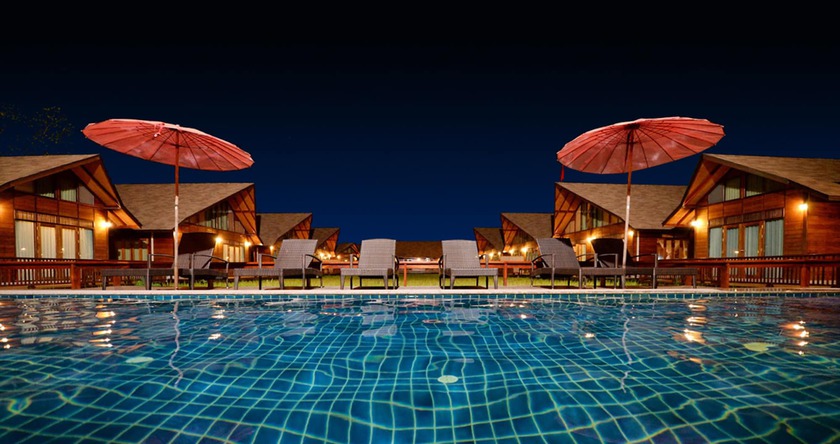 Imagen de la piscina del Hotel Rice Farm Villa Suratthani. Foto 18