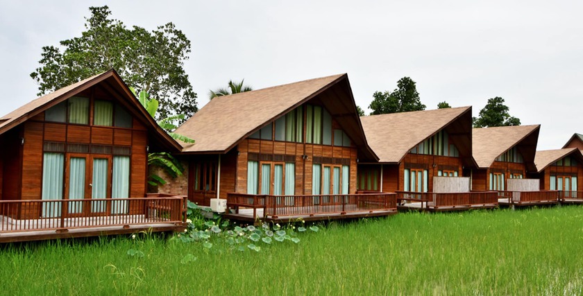 Imagen de la piscina del Hotel Rice Farm Villa Suratthani. Foto 19