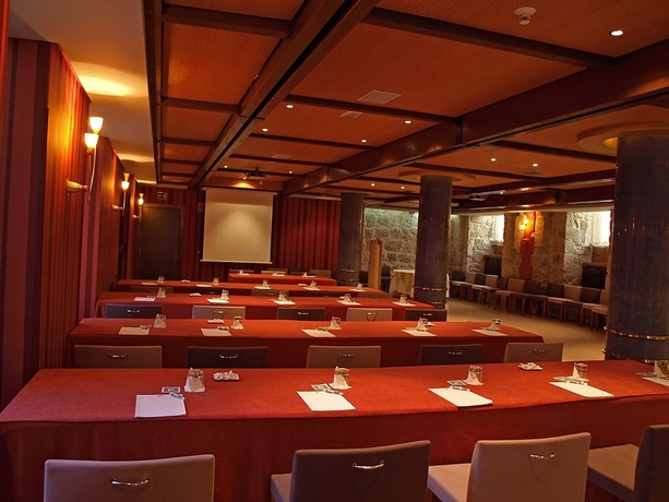 Imagen de los interiores del Hotel Rice Palacio De Los Blasones. Foto 13