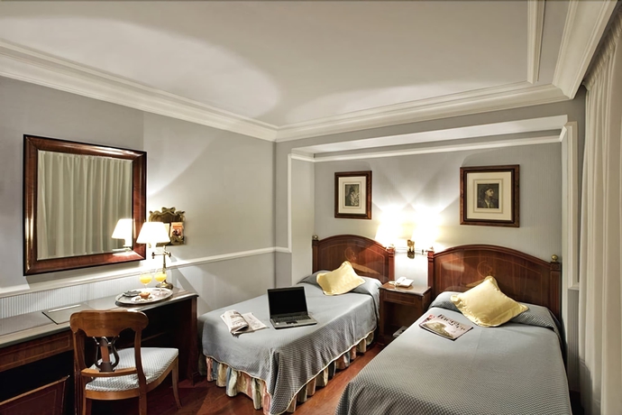 Imagen de la habitación del Hotel Rice Reyes Católicos. Foto 10